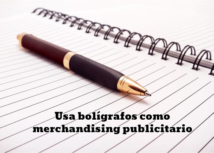 boligrafo-encima-de-cuaderno